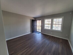 Building Photo - 3575 Kensett Dr