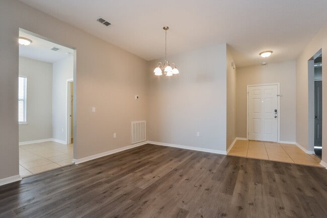 Foto del edificio - 5471 Silver Thistle Ln