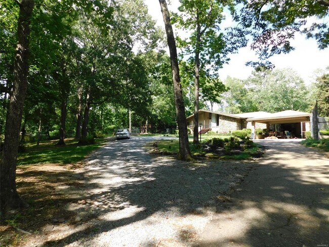 Building Photo - 56 Briarcliff Rd
