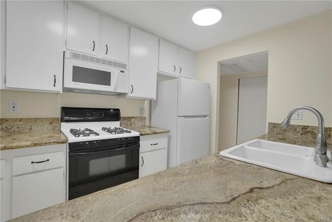Building Photo - 44 Tangelo