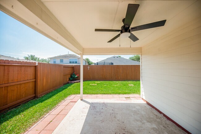 Foto del edificio - 19247 Dillsbury Ct