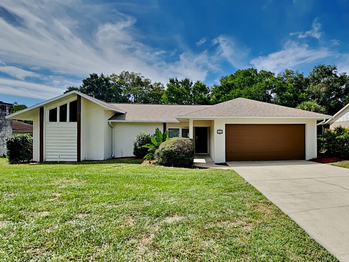 Primary Photo - 104 Ridgecrest Dr