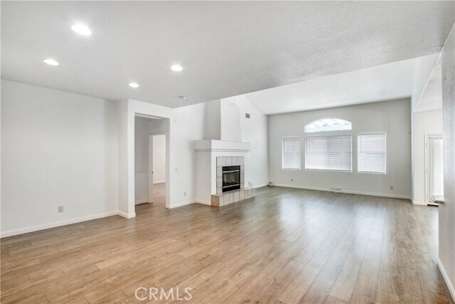 Foto del edificio - 9461 Twin Oaks Pl