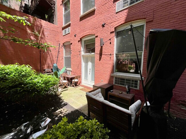 Foto del edificio - 222 Grand St