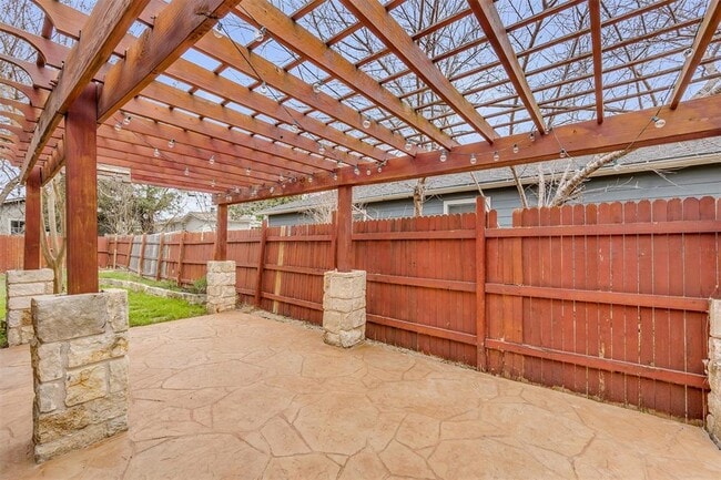 Building Photo - 7004 Trendal Ln
