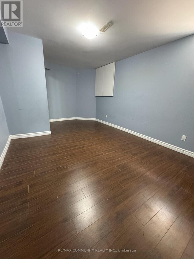 Building Photo - 513 Ashprior Ave