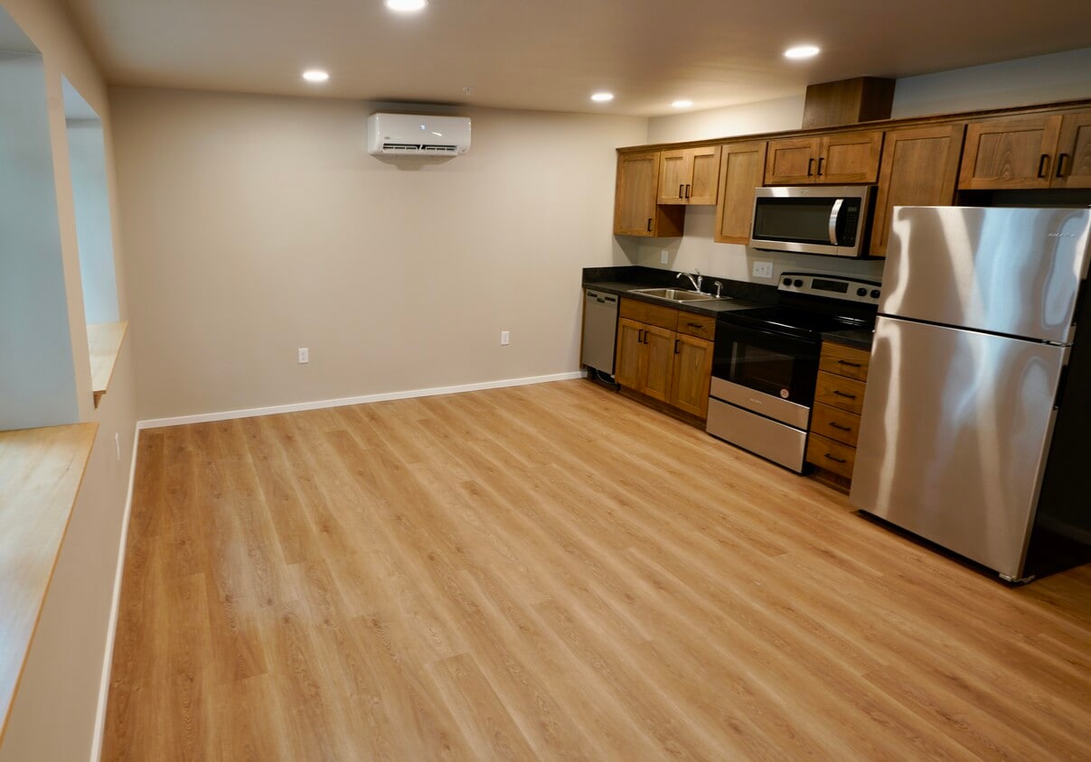 Primary Photo - Baker Street Lofts