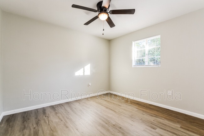 Building Photo - 6042 Bolling Dr