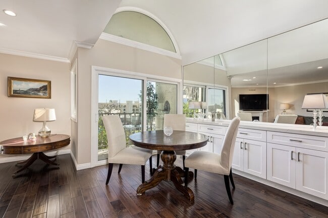 Foto del edificio - 11789 Montana Ave