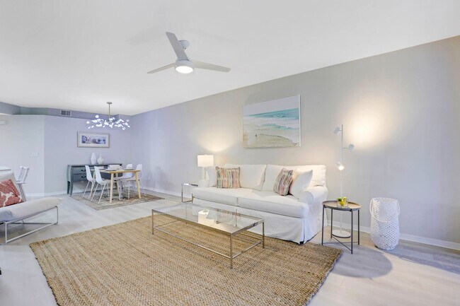 Foto del edificio - ** CALUSA BAY ** 2 BED / 2 BATH - CONDO - ...