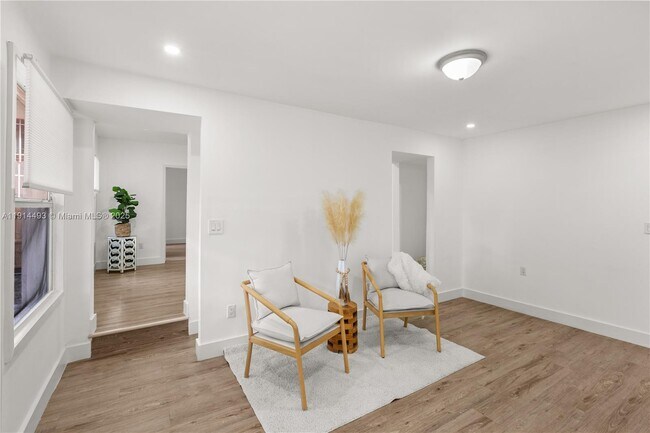 Foto del edificio - 2508 SW 10th St