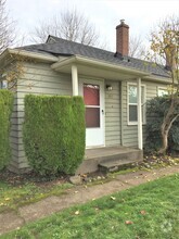 Building Photo - 1612-1618-1618 N Killingsworth St