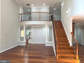 Building Photo - 6529 Fairlawn Dr
