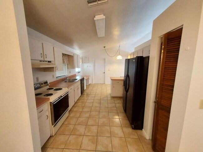 Foto del edificio - 9706 SW 30 TERR