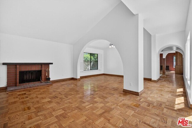 Foto del edificio - 7652 Quimby Ave