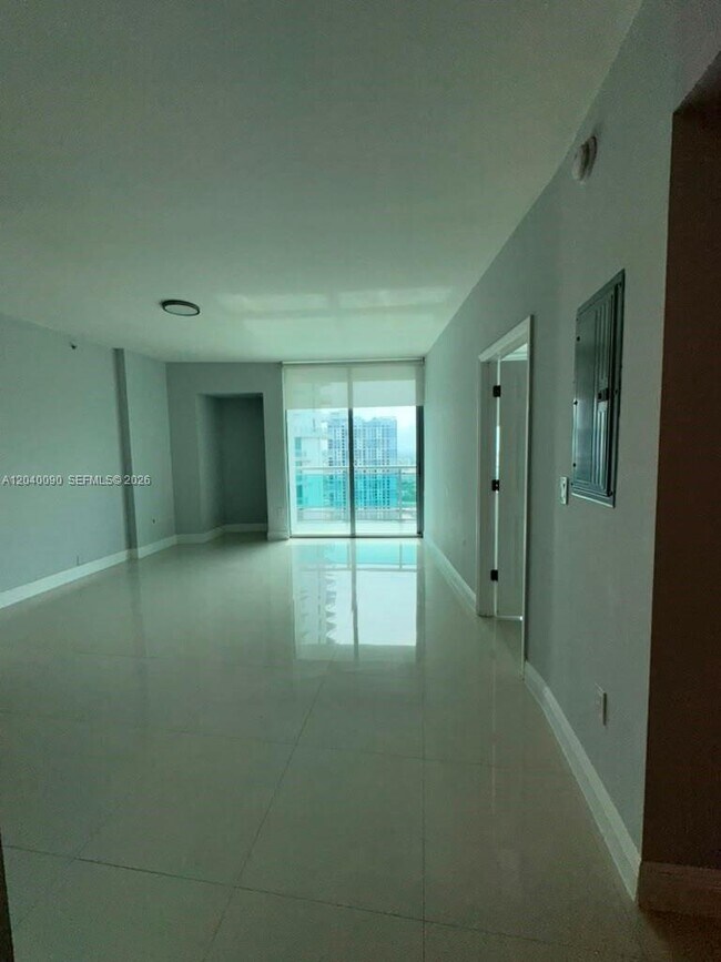 Foto del edificio - 350 S Miami Ave