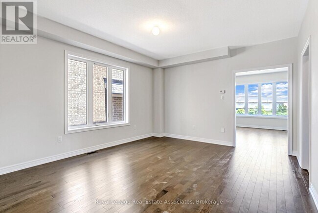 Photo du bâtiment - 29 John Dallimore Dr