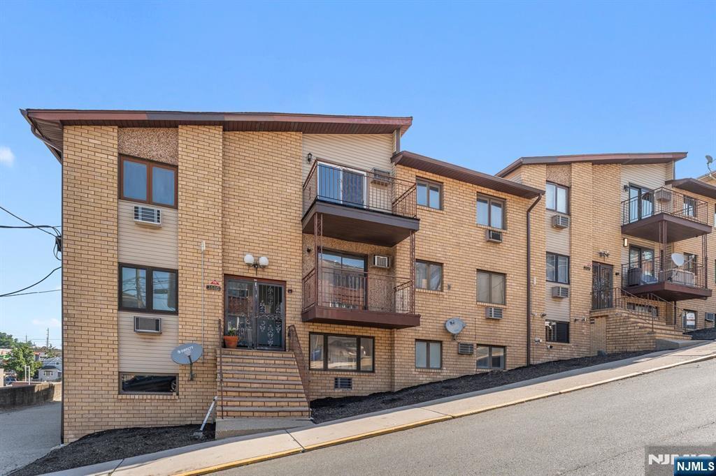 Foto principal - 1616 74th St