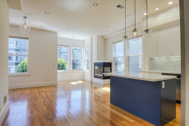 Building Photo - 806 Hayes St