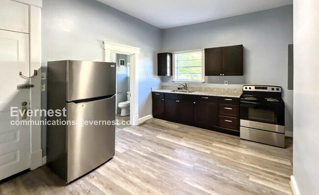 Foto del edificio - 1600 E 12th St