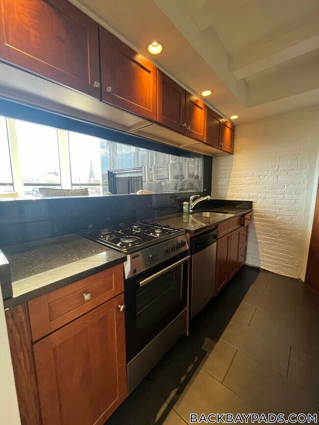 Foto del edificio - 113 Beacon St