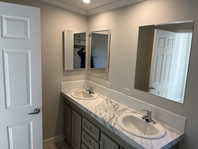 Foto del edificio - 331 Peck St