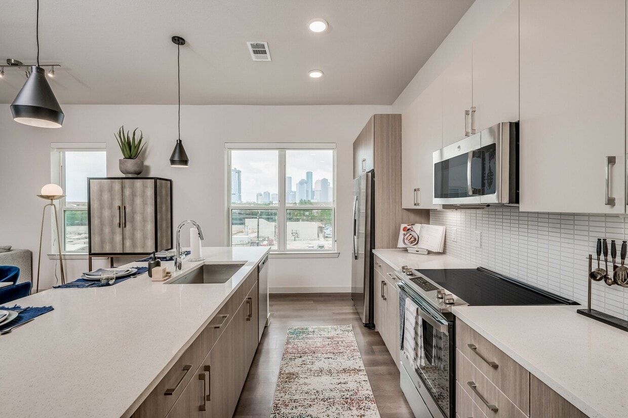Primary Photo - Stylish Spaces in the Center of It All