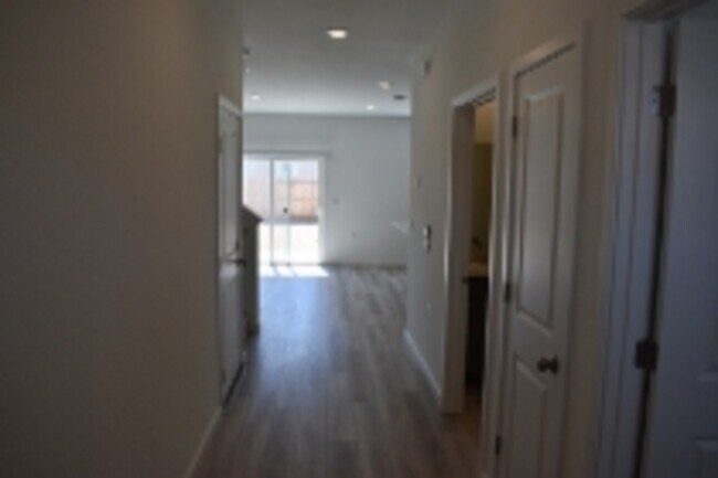 Foto del edificio - 4636 Sami Jo Dr