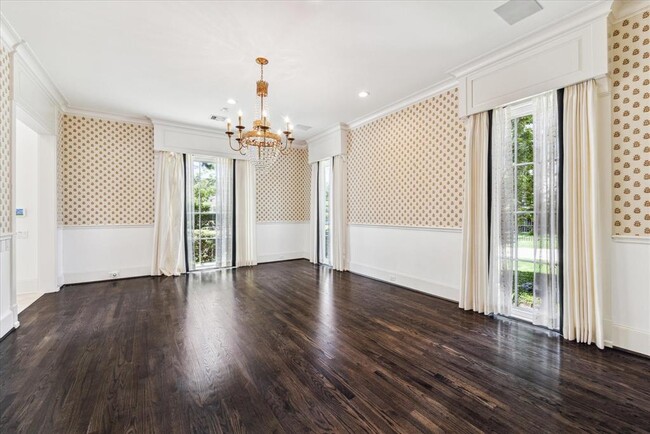 Foto del edificio - 422 Piney Point Rd