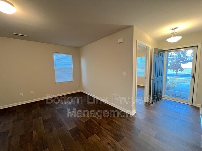 Foto del edificio - 636 Newfound Hollow Dr