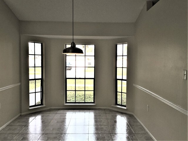 Foto del edificio - 214 Red Maple Drive