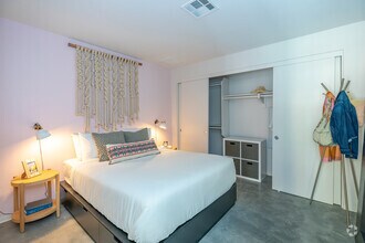 1BR, 1 BA - 643SF - 4th and J