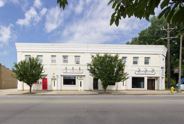 Primary Photo - 530 S york St
