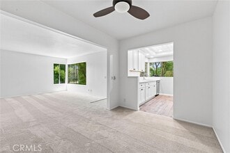 Building Photo - 128 Clearbrook