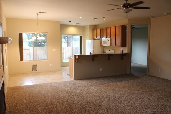 Foto del edificio - 1149 N Flowing Springs Trail