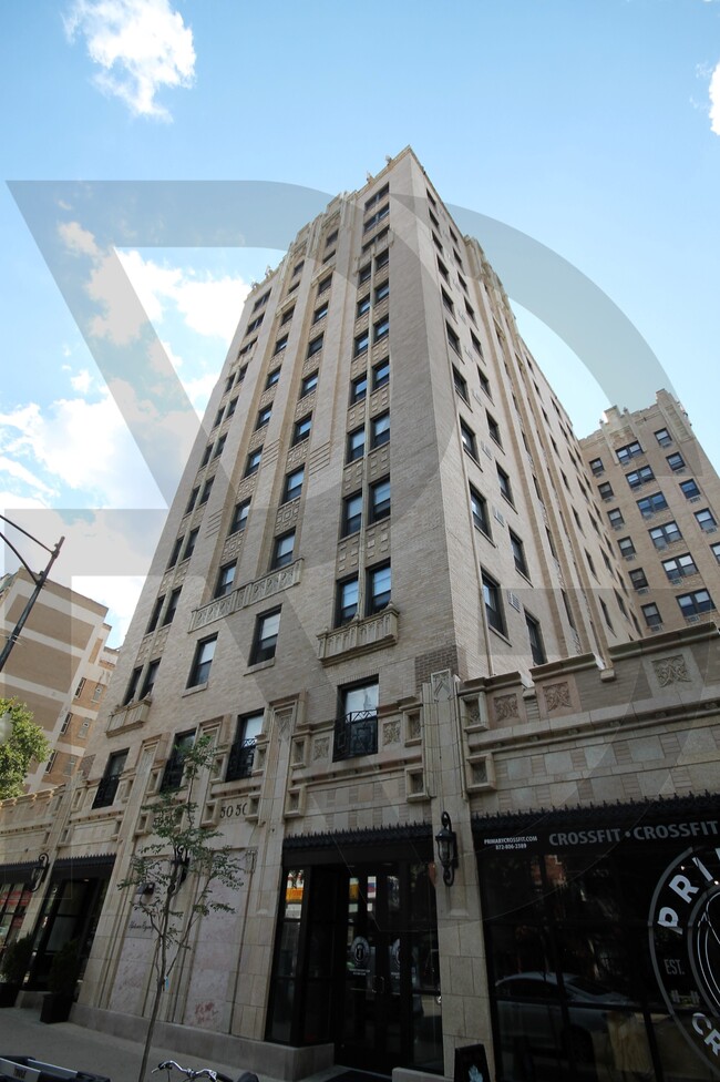 Foto del edificio - 5055 N Sheridan Rd