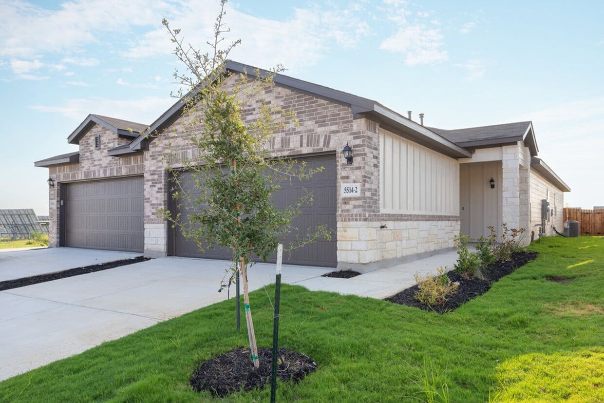 GORGEOUS 3 BEDROOM DUPLEX LOCATED IN CONVE... - GORGEOUS 3 BEDROOM DUPLEX LOCATED IN CONVE...
