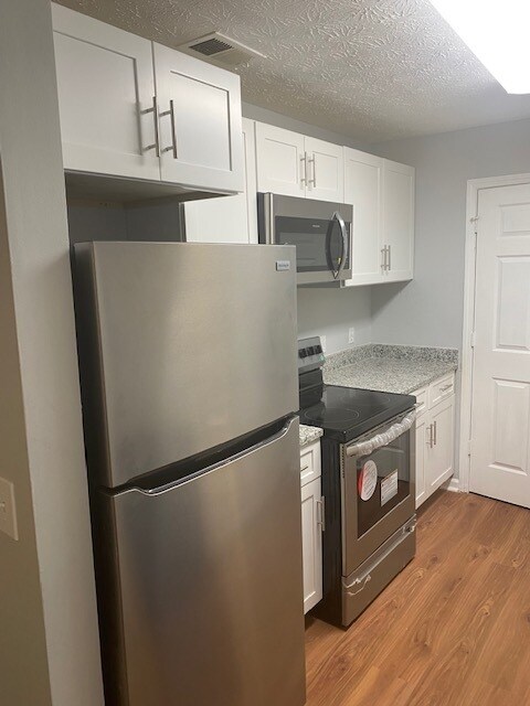 Foto del edificio - Total electric, First floor condo located ...