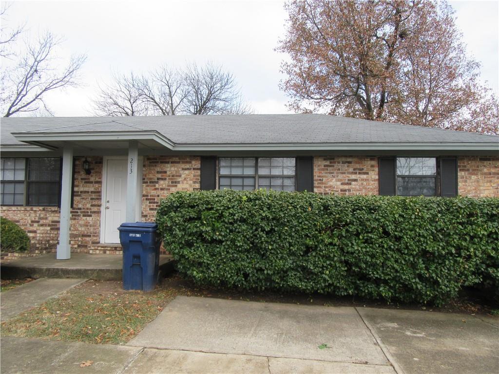 213 S Carl St, Siloam Springs, AR 72761 Townhome Rentals in Siloam