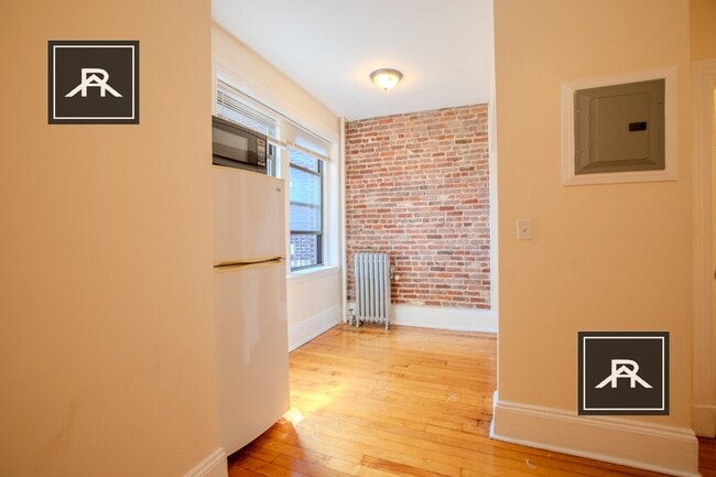 Building Photo - 1218 Commonwealth Ave