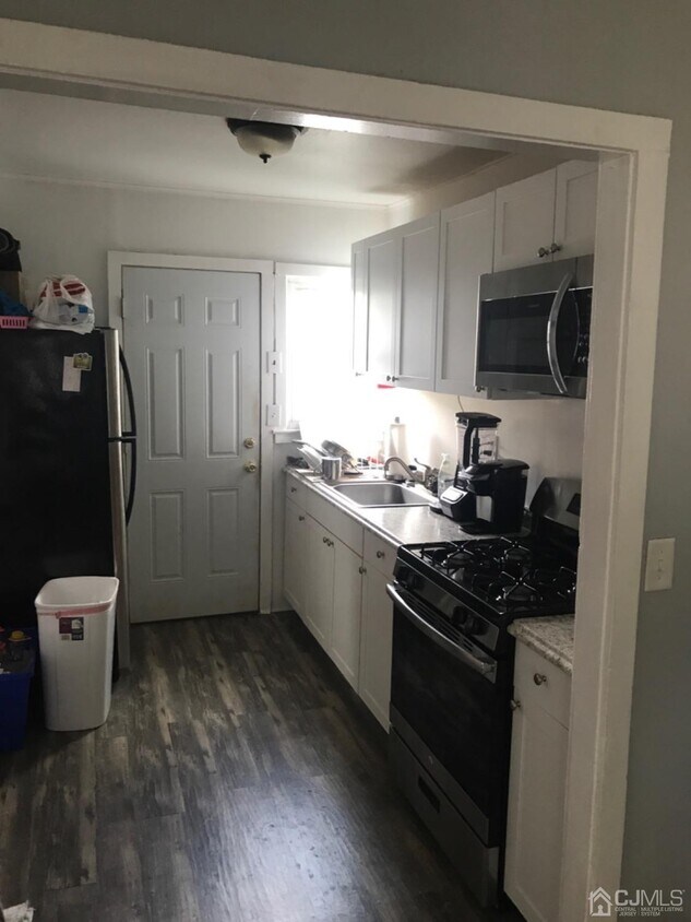 7 William St Unit B, Jamesburg, NJ 08831 Room for Rent in Jamesburg