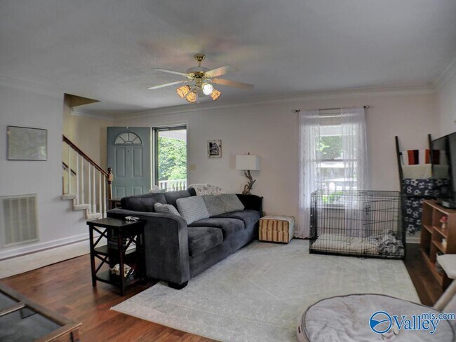 Foto del edificio - 1612 Ward Ave NE
