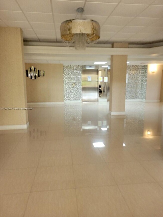 Foto del edificio - 1833 S Ocean Dr