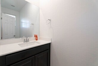Building Photo - 7126 Calvert Cliffs St