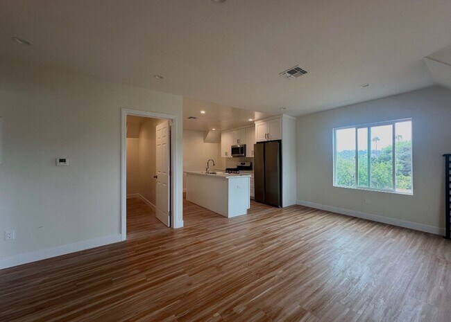 Foto del edificio - 584-588 Cypress