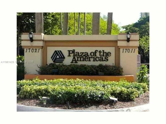 Foto del edificio - 17021 N Bay Rd