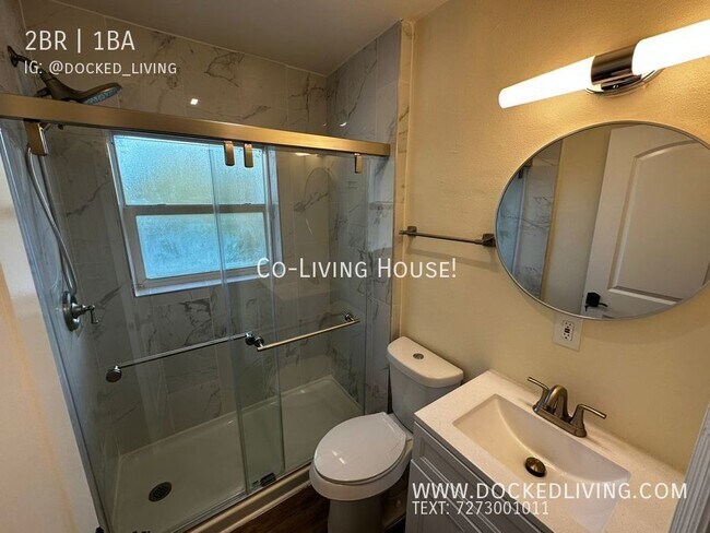 Building Photo - Beautiful private apartment in a co-living...
