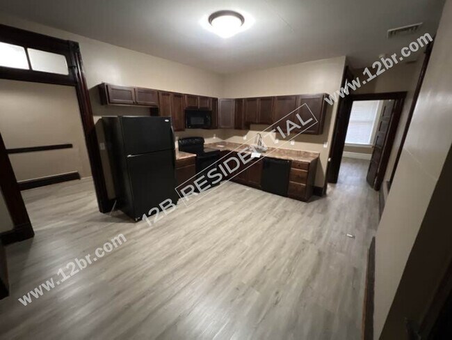 Building Photo - 2-Bedroom Apartment in the Heart of Grove