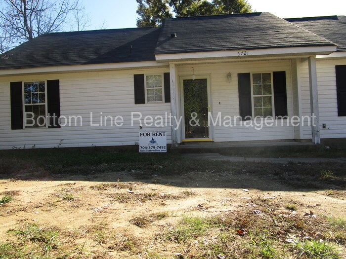 Primary Photo - 5721 Silver Eagle Dr
