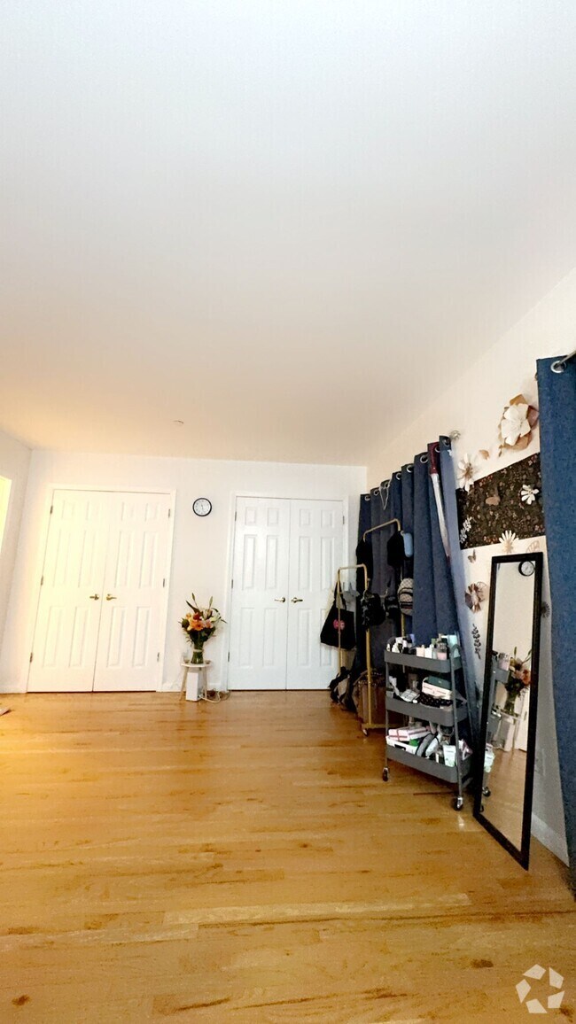 Building Photo - 360 Sip Ave